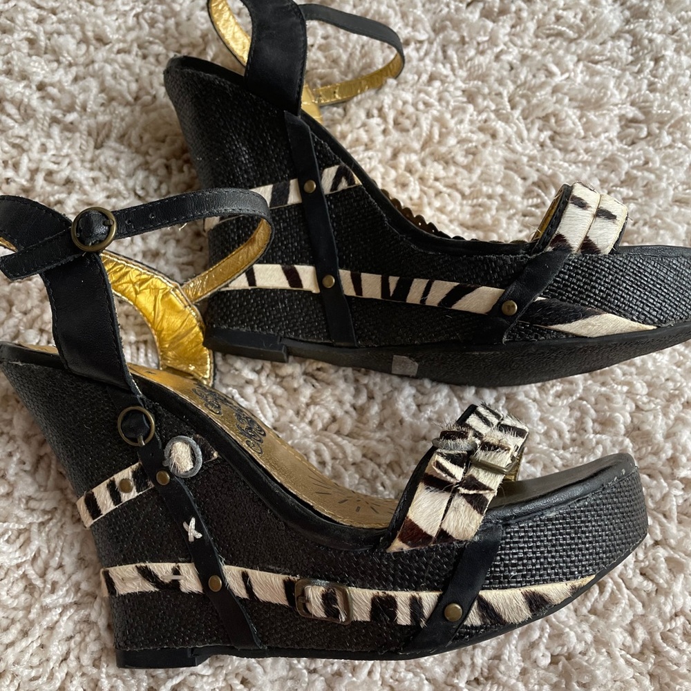 Naughty Monkey wedge sandals - Picture 2 of 5